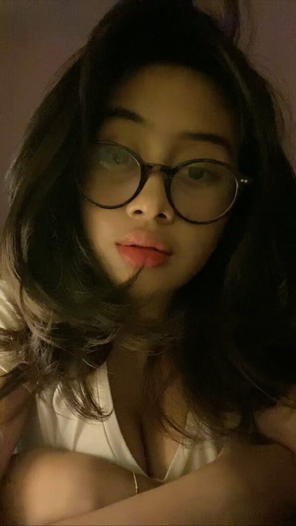 Video Viral Terbaru Top Trending 2025 Pantatnya Kecil Mulus Seksi